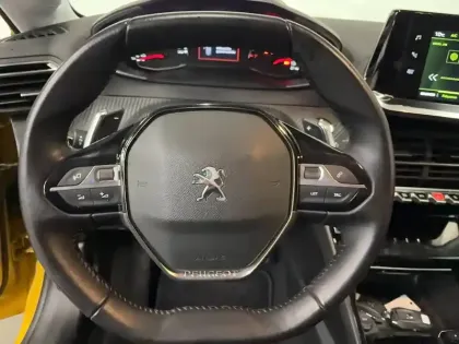 Photo 50 Peugeot 208  PureTech 100 S&S EAT8