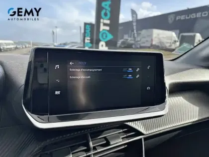 Photo 23 Peugeot 208  PureTech 100 S&S EAT8