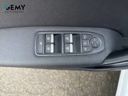 Photo 16 Renault Captur  E-Tech 145 - 21