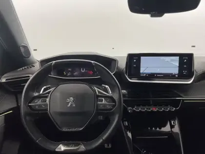 Photo 21 Peugeot 2008  PureTech 130 S&S EAT8