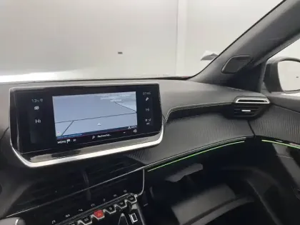 Photo 27 Peugeot 2008  PureTech 130 S&S EAT8