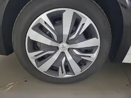 Photo 12 Peugeot 208  Electrique 50 kWh 136ch