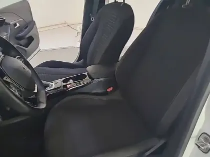 Photo 10 Peugeot 208  Electrique 50 kWh 136ch