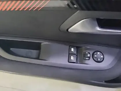 Photo 63 Peugeot 208 Gén. II Ph1 NG Active 5