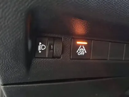 Photo 29 Peugeot 208  Electrique 50 kWh 136ch