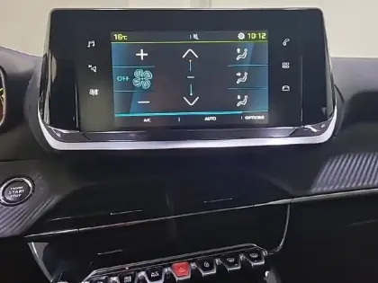 Photo 19 Peugeot 208  Electrique 50 kWh 136ch