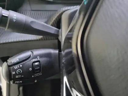 Photo 26 Peugeot 208  Electrique 50 kWh 136ch