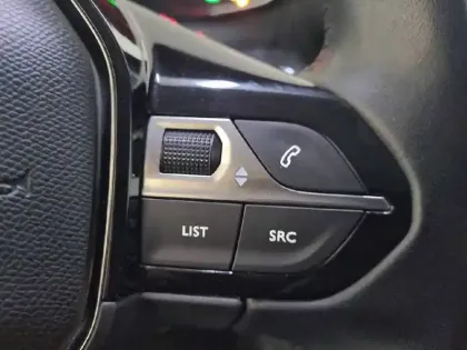 Photo 28 Peugeot 208  Electrique 50 kWh 136ch