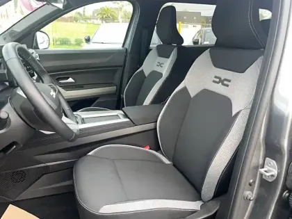 Photo 8 Dacia Bigster  Hybrid 155