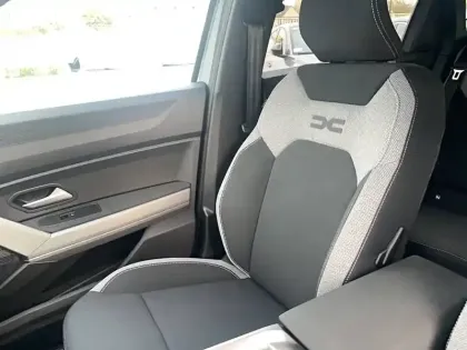 Photo 13 Dacia Bigster  Hybrid 155