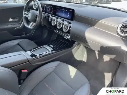 Photo 12 Mercedes Classe A  180 d 8G-DCT