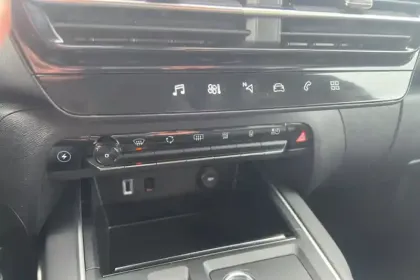 Photo 19 Citroën C5 aircross  Hybride Rechargeable 225 e-EAT8