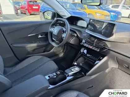 Photo 39 Peugeot 208  Electrique 54 kWh 156ch