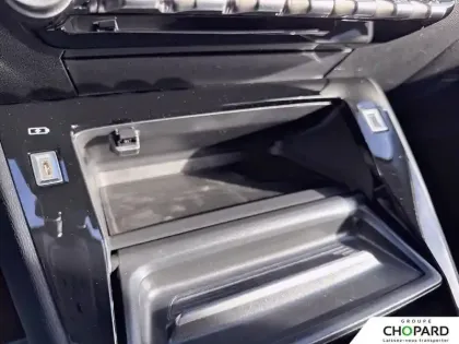 Photo 25 Peugeot 208  Electrique 54 kWh 156ch