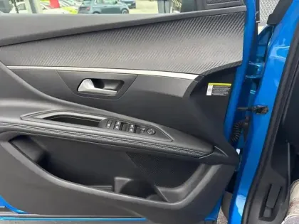 Photo 24 Peugeot 3008  BlueHDi 130ch S&S EAT8 Allure