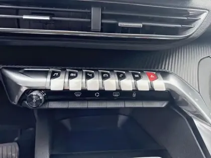 Photo 12 Peugeot 3008  BlueHDi 130ch S&S EAT8 Allure