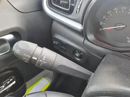 Photo 17 Citroën C3  PureTech 110 S&S EAT6 Shine Business