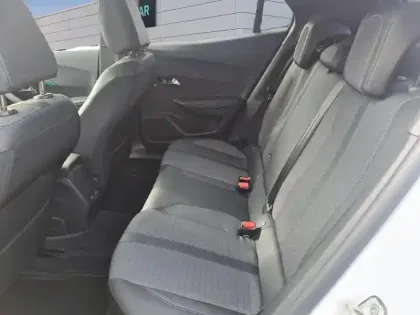 Photo 22 Peugeot 2008  PureTech 130 S&S BVM6 Allure