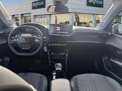 Photo 9 Peugeot 208  Hybrid 100 e-DCS6 Allure