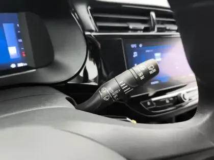 Photo 17 Opel Corsa  1.2 Turbo 100 ch BVM6 Edition