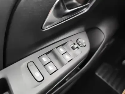 Photo 19 Opel Corsa  1.2 Turbo 100 ch BVM6 Edition