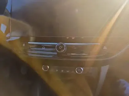 Photo 16 Opel Corsa  1.2 Turbo 100 ch BVM6 GS