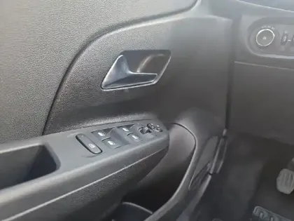 Photo 23 Opel Corsa  1.2 Turbo 100 ch BVM6 GS