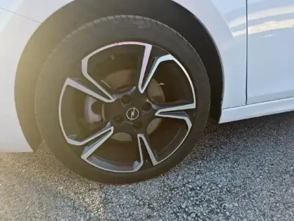 Photo 26 Opel Corsa  1.2 Turbo 100 ch BVM6 GS