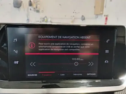 Photo 21 Peugeot 2008  BlueHDi 130 S&S EAT8 Allure Pack