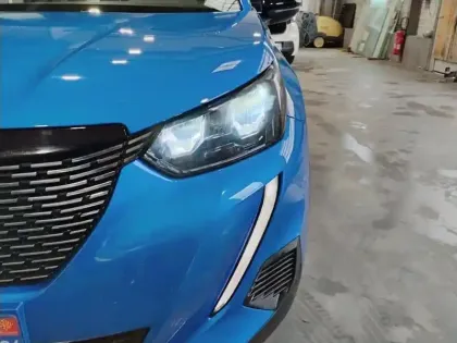 Photo 13 Peugeot 2008  BlueHDi 130 S&S EAT8 Allure Pack