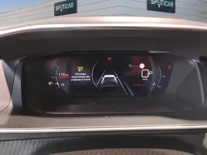 Photo 20 Peugeot 2008  BlueHDi 130 S&S EAT8 Allure Pack