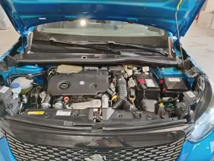 Photo 6 Peugeot 2008  BlueHDi 130 S&S EAT8 Allure Pack