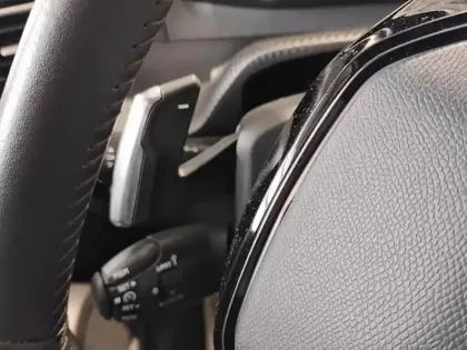 Photo 16 Peugeot 2008  BlueHDi 130 S&S EAT8 Allure Pack