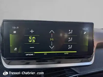 Photo 10 Peugeot 2008  BlueHDi 130 S&S EAT8 Allure