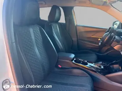 Photo 8 Peugeot 2008  BlueHDi 130 S&S EAT8 Allure