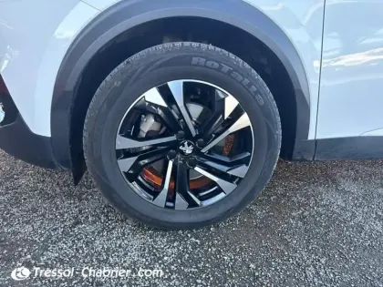 Photo 14 Peugeot 2008  BlueHDi 130 S&S EAT8 Allure