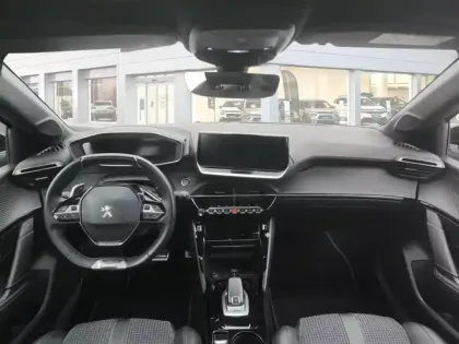 Photo 8 Peugeot 208  PureTech 130 S&S EAT8 GT Pack