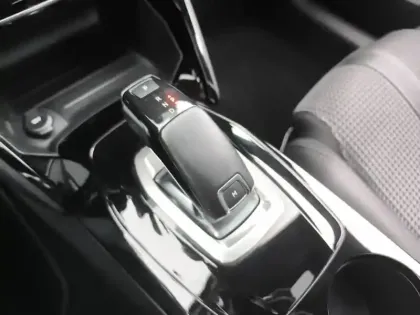 Photo 22 Peugeot 208  PureTech 130 S&S EAT8 GT Pack