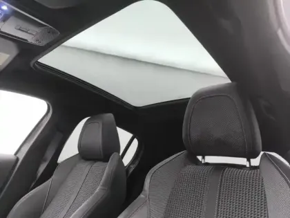 Photo 23 Peugeot 208  PureTech 130 S&S EAT8 GT Pack