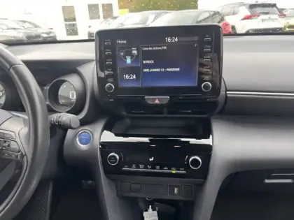 Photo 17 Toyota Yaris Hybride 116h Dynamic