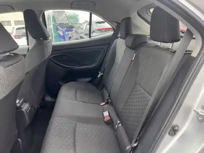 Photo 13 Toyota Yaris Hybride 116h Dynamic