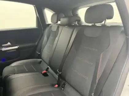 Photo 12 Mercedes Classe B 200 d AMG Line Edition