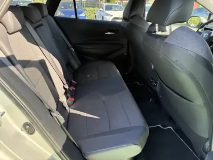 Photo 11 Toyota Corolla Hybride 1.8L 140h Design