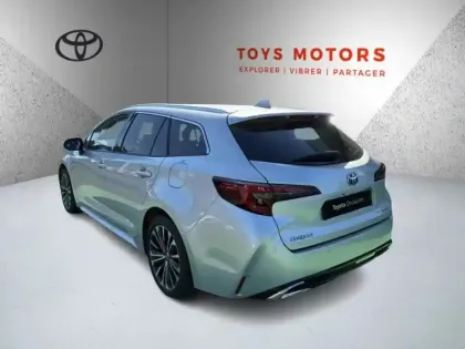 Photo 6 Toyota Corolla Hybride 1.8L 140h Design