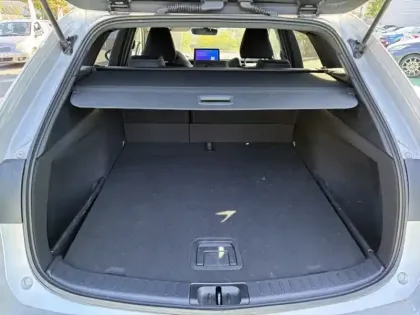 Photo 8 Toyota Corolla Hybride 1.8L 140h Design