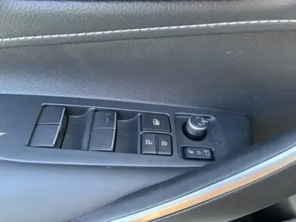 Photo 19 Toyota Corolla Hybride 1.8L 140h Design