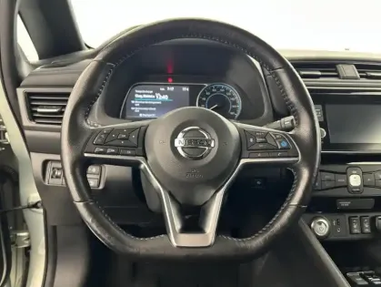 Photo 13 Nissan Leaf 150ch 40kWh 2.ZERO