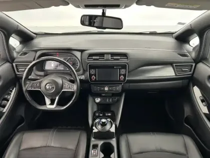 Photo 25 Nissan Leaf 150ch 40kWh 2.ZERO