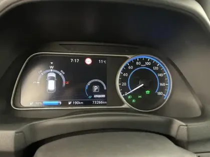 Photo 15 Nissan Leaf 150ch 40kWh 2.ZERO