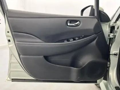 Photo 10 Nissan Leaf 150ch 40kWh 2.ZERO